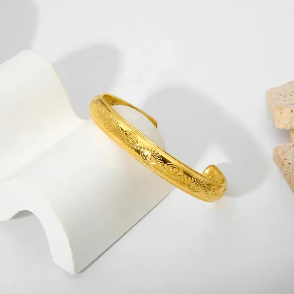 Gold_Lady_Eye_Cuff_Bracelets_For_Women